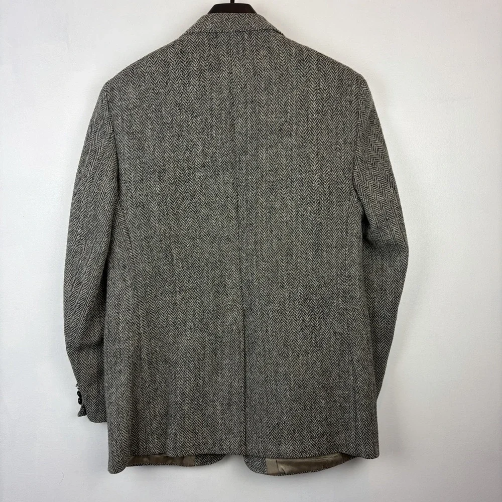 Harris Tweed shoulder hem